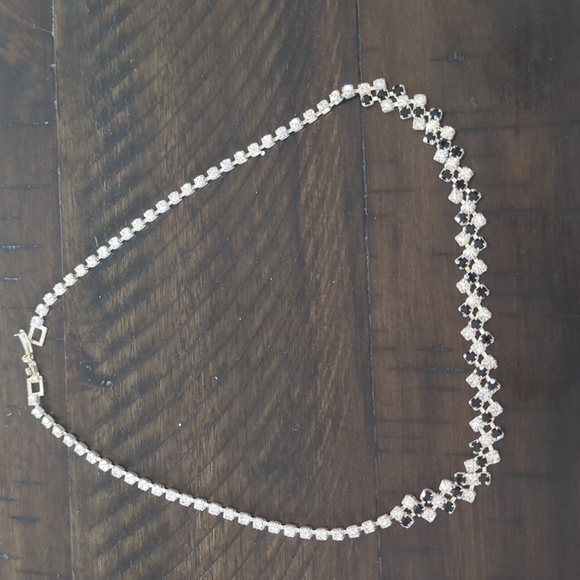 Necklace - Picture 1 of 2